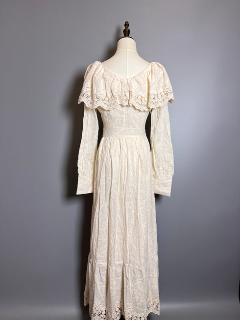 Vintage Cream Gunne Sax Dress with Lace Ruffled Collar and Buttoned Bodice – 70s-Inspired Gunne Sax Dress